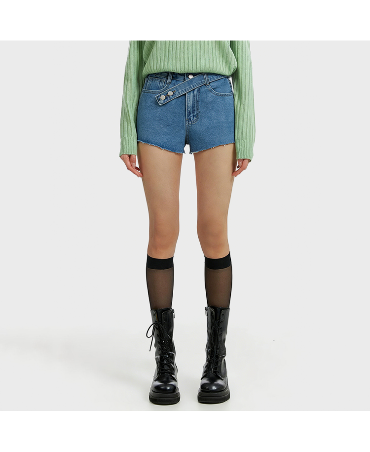 Irregular Diagonal Waistband Denim Shorts