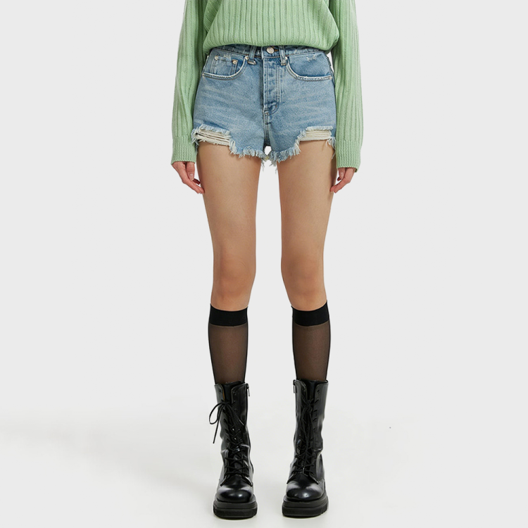 Frayed Hem Wide-Leg Denim Shorts